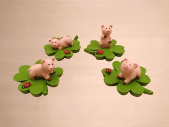 Schweinchen auf Klee, 5 cm